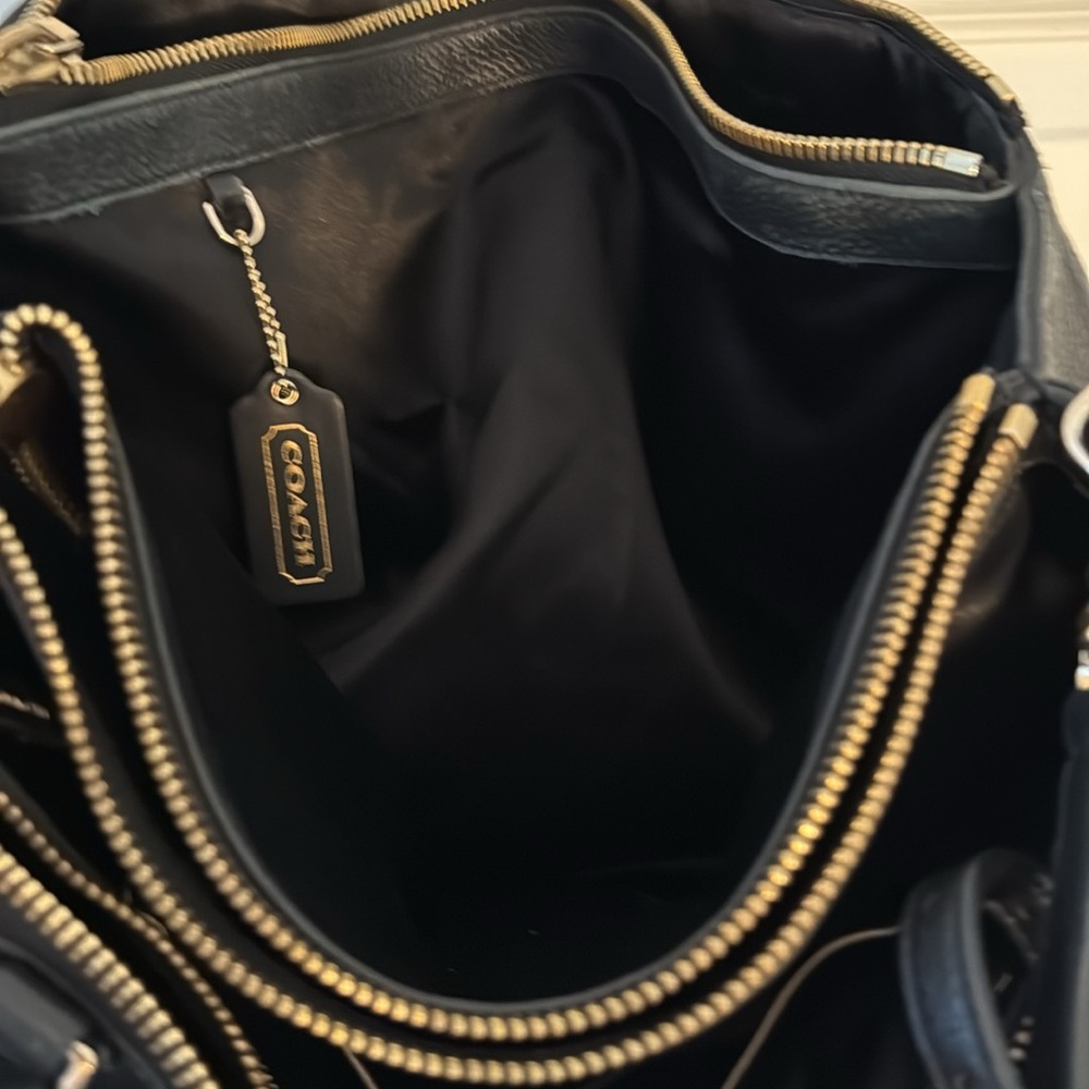 Authentic Coach Black Leather work/office Shoulder Bag - Picture 5 of 10